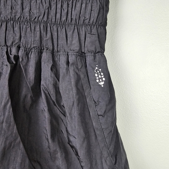 FREE PEOPLE MOVEMENT The Way Home High Rise Activewear Shorts Black Women Size M - Picture 3 of 9